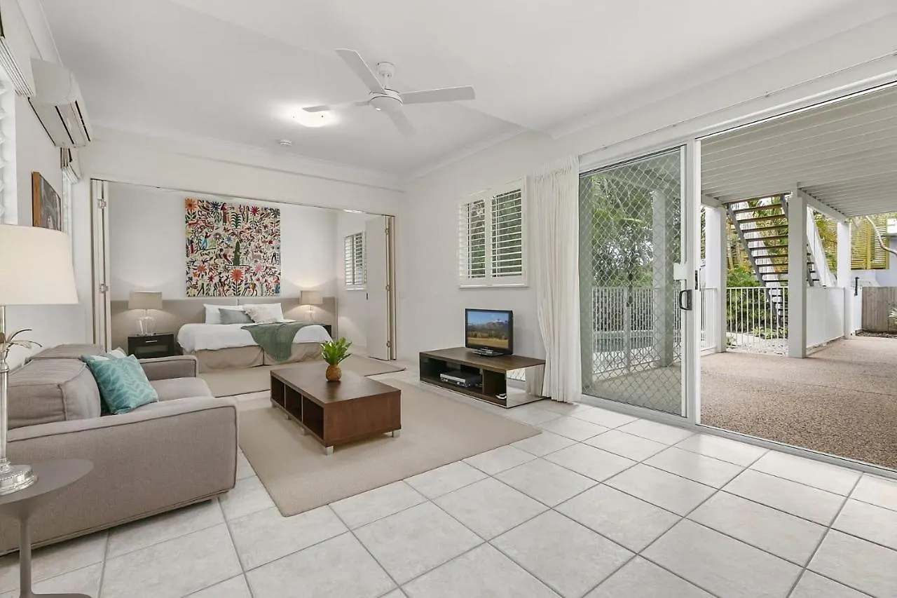 Maher Tce Stately Residence With Beach Side Charm Sunshine Beach 0*,