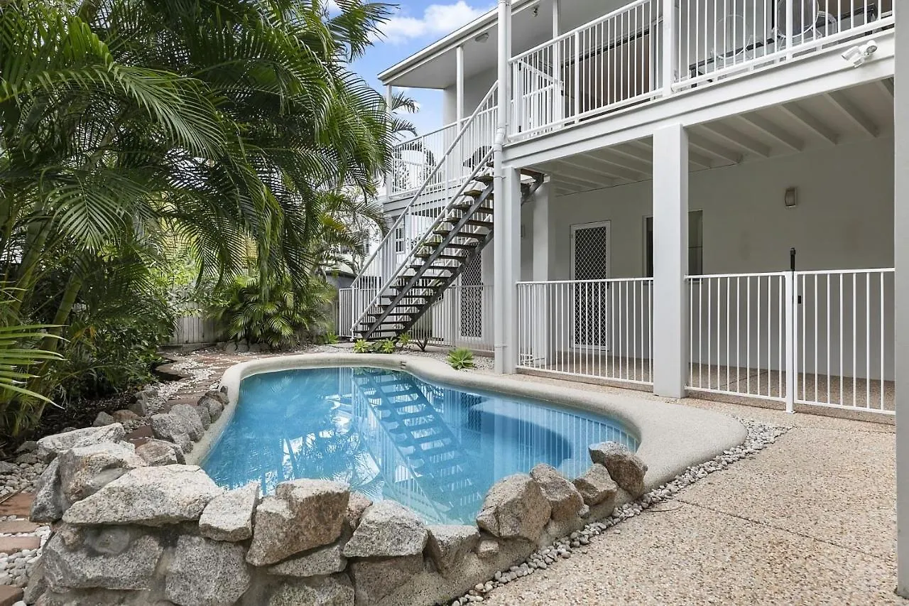 Maher Tce Stately Residence With Beach Side Charm Sunshine Beach 0*,