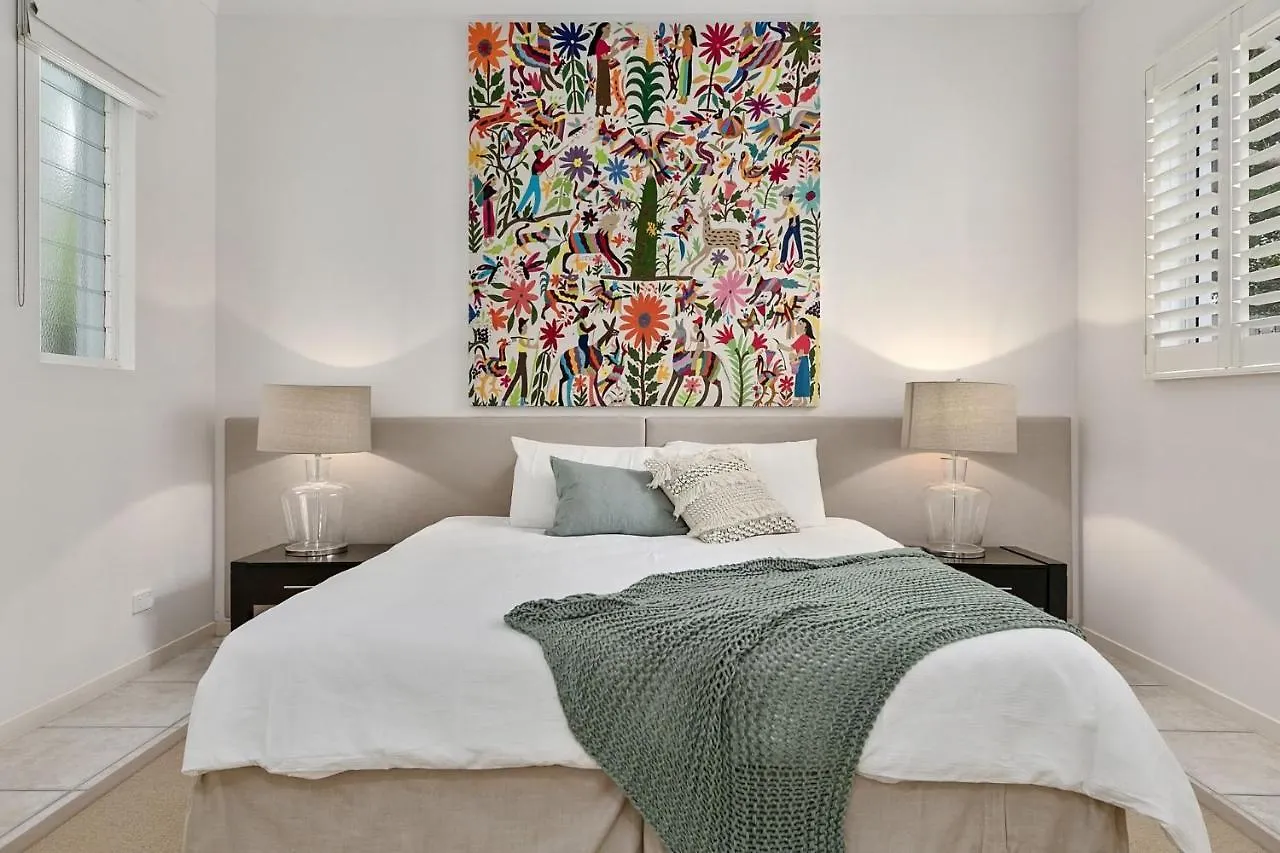 Maher Tce Stately Residence With Beach Side Charm Sunshine Beach 0*,  Australia