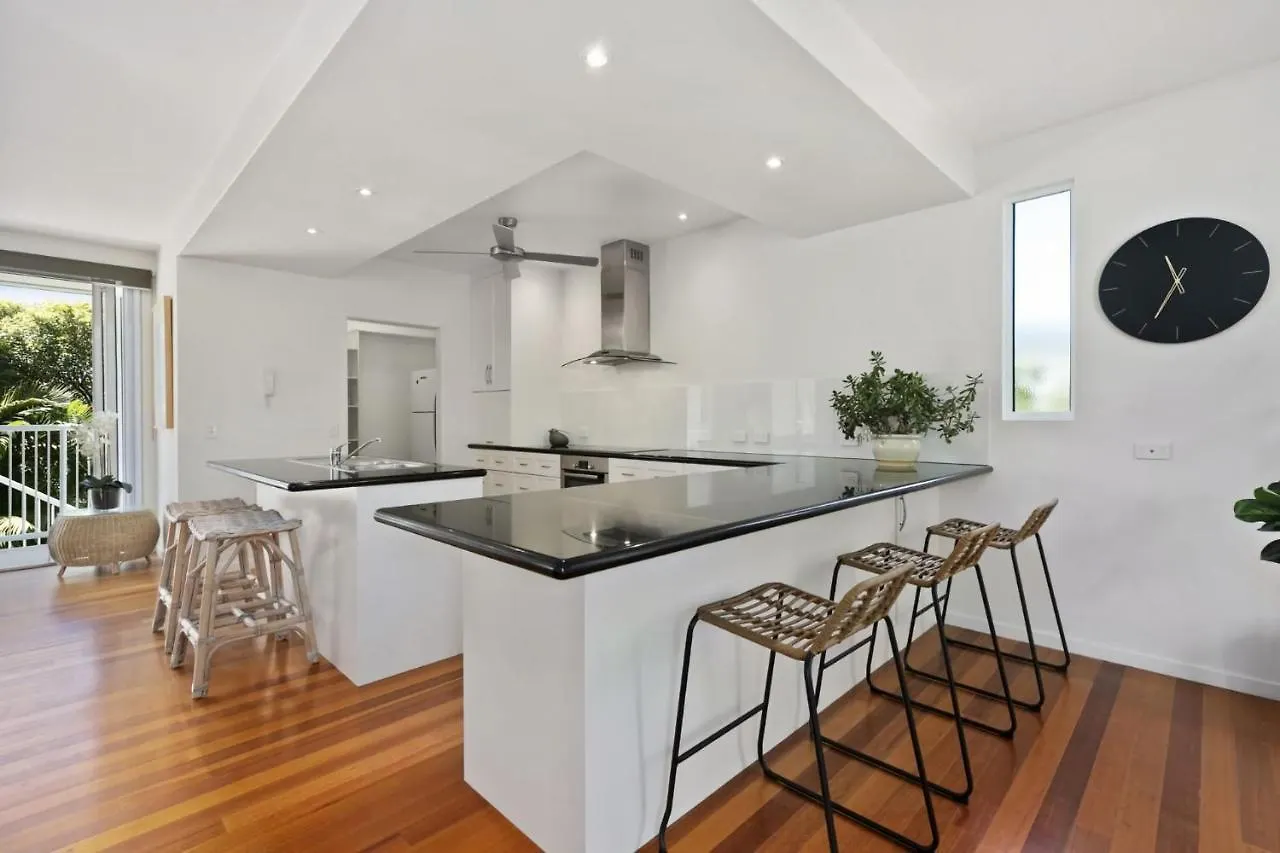Maher Tce Stately Residence With Beach Side Charm Sunshine Beach