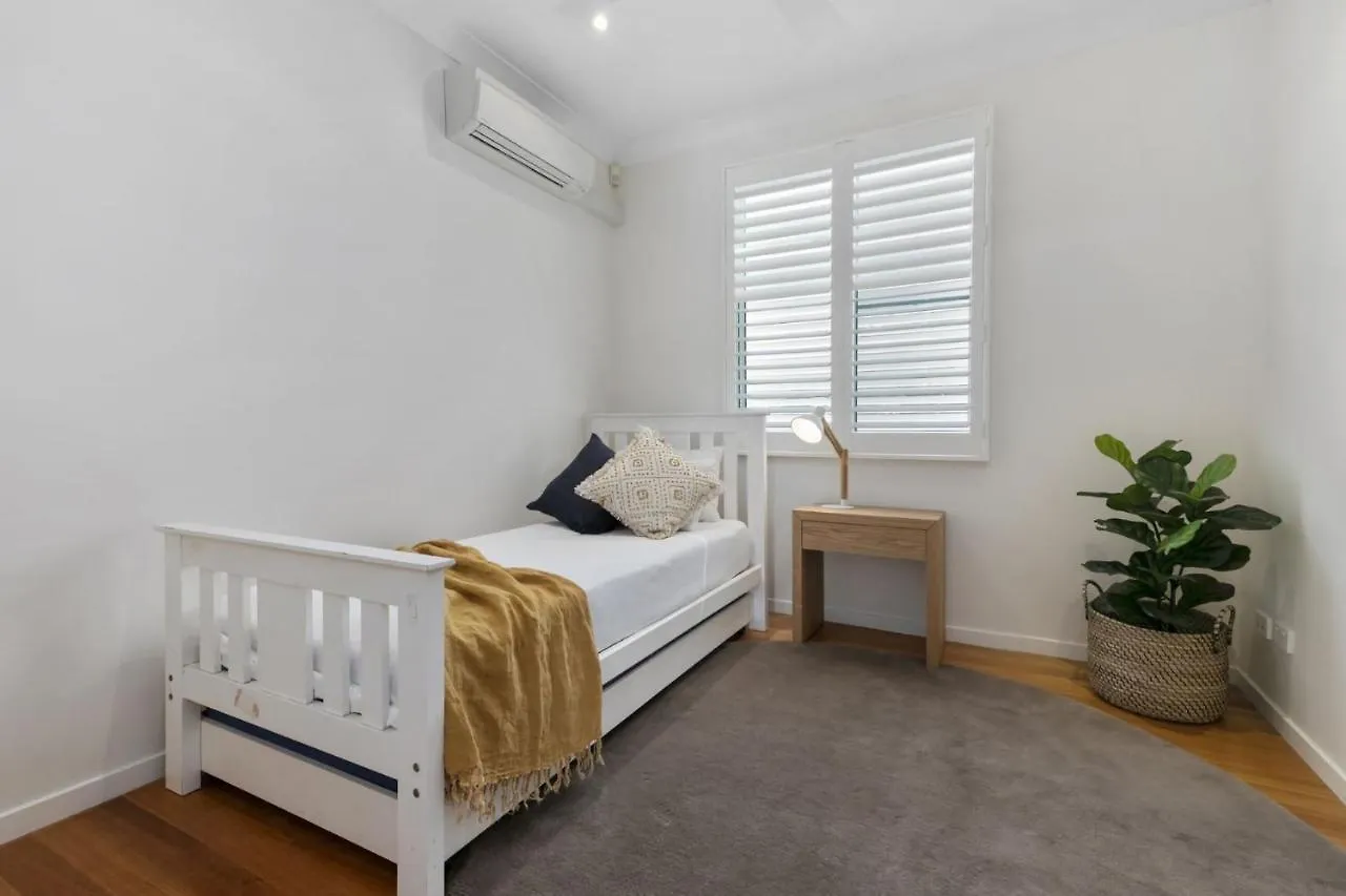 Holiday home Maher Tce Stately Residence With Beach Side Charm Sunshine Beach